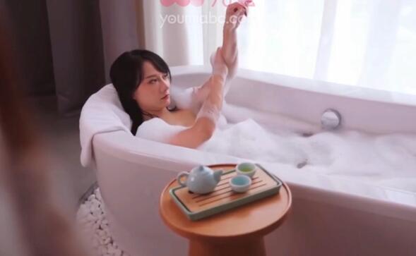 國產(chǎn)精品毛片AV在線(xiàn)看