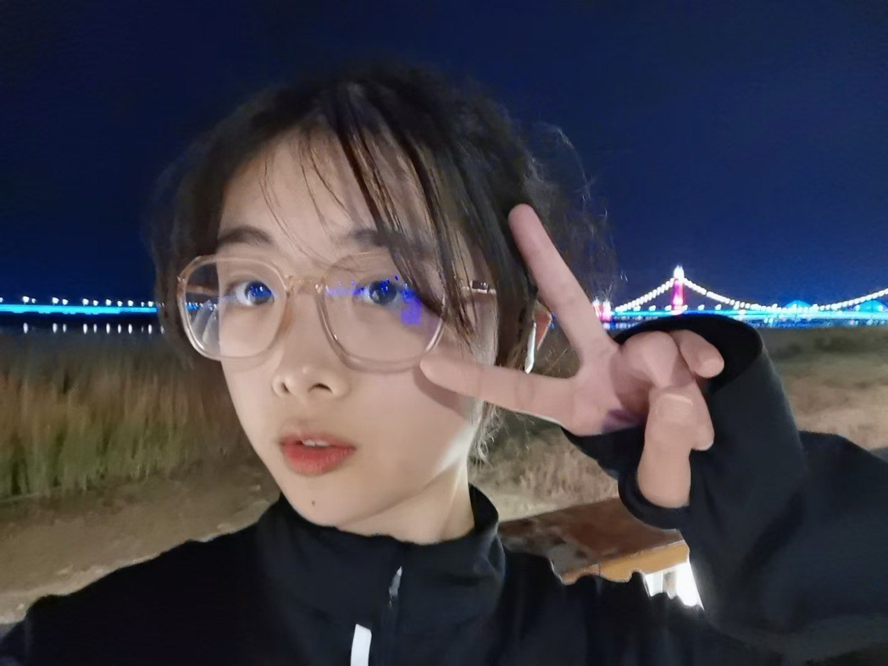 亞洲婷婷國產(chǎn)精品電影人久久