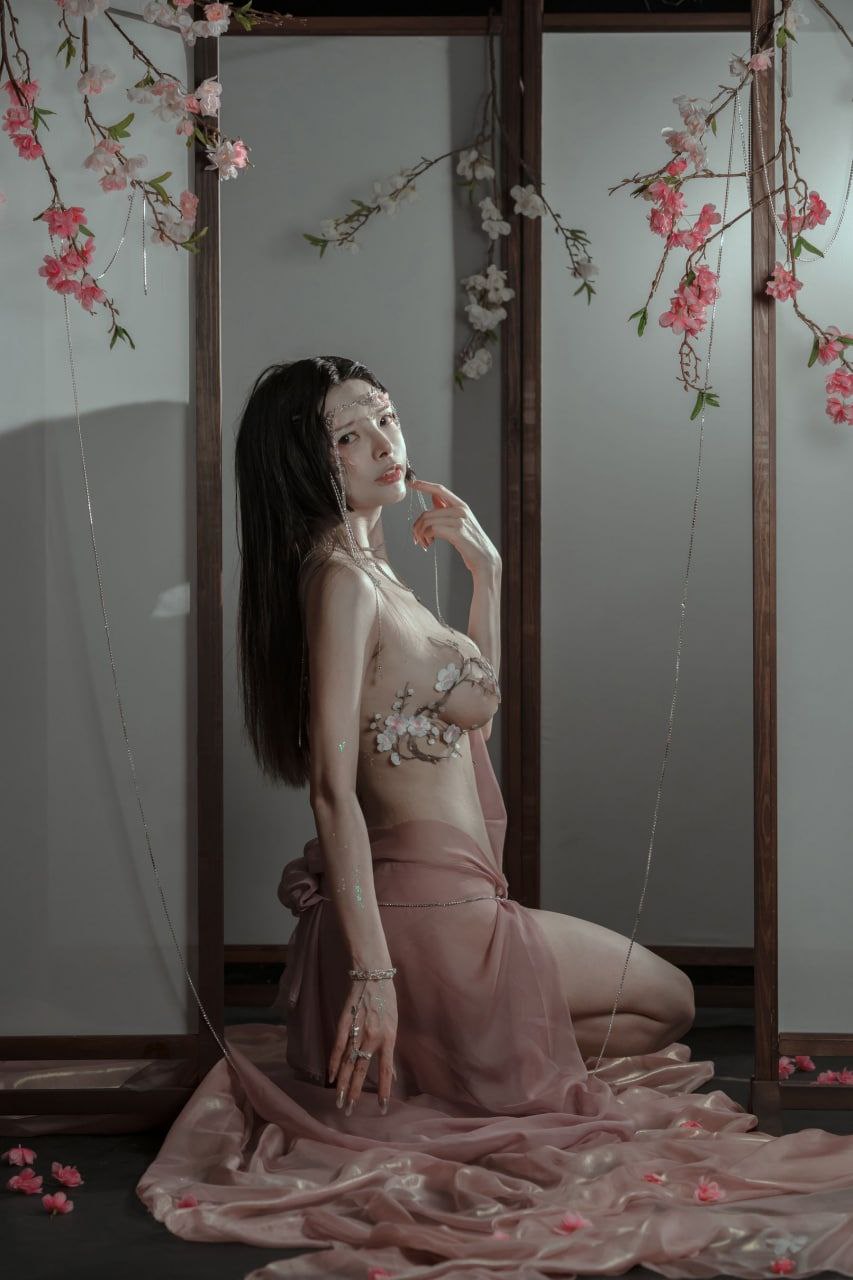 粗壯挺進(jìn)人妻水蜜桃成熟