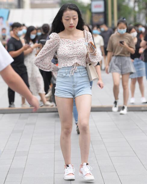 國產(chǎn)強奷糟蹋漂亮鄰居在線(xiàn)觀(guān)看