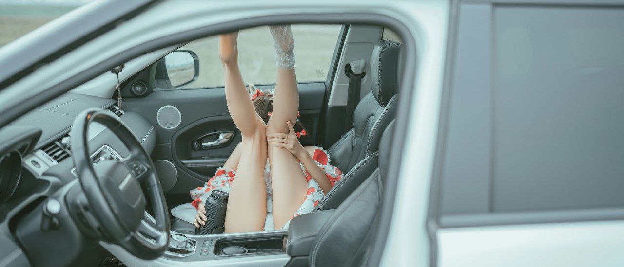 美女18禁無(wú)遮擋爆胸視頻