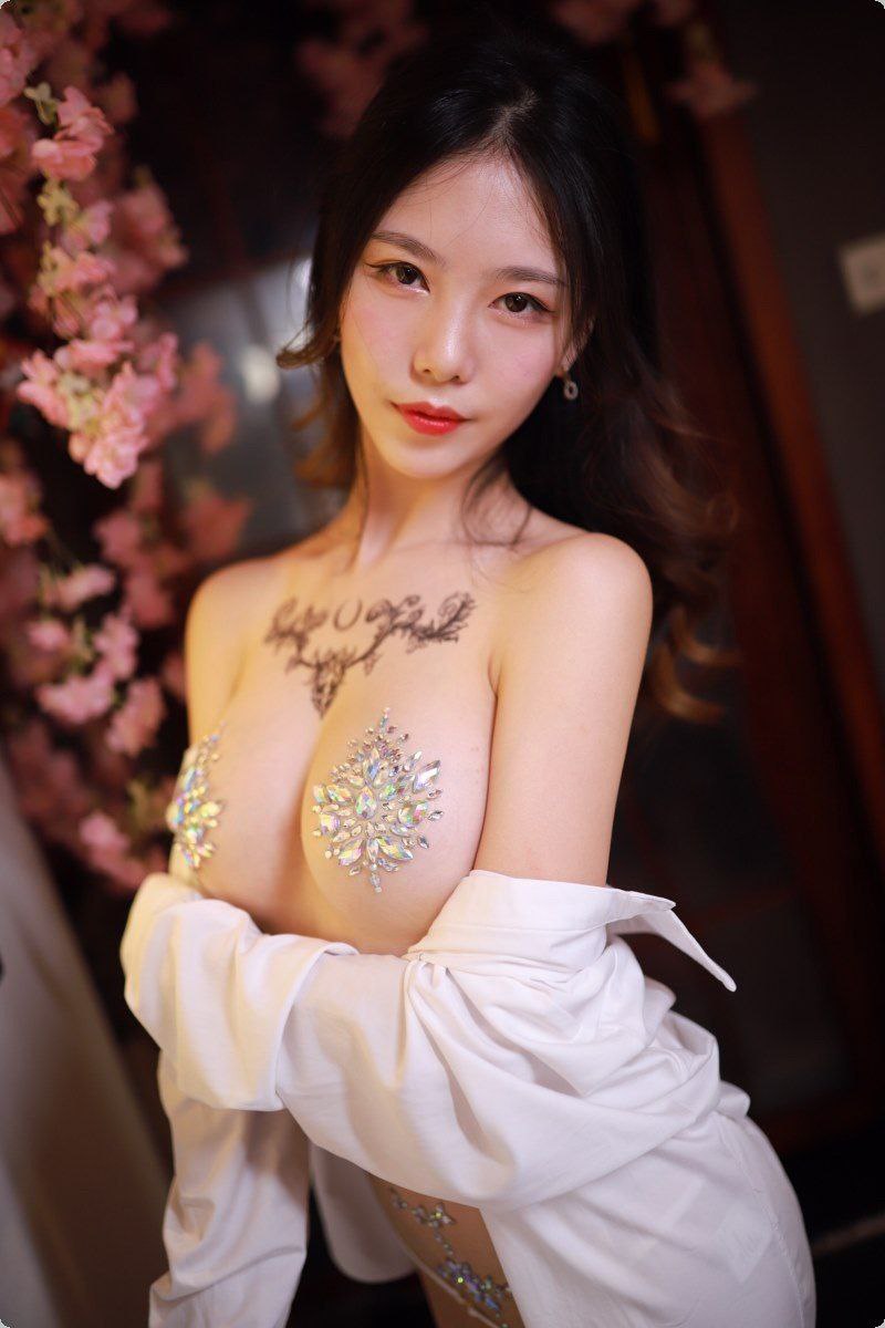 A片粗大的內捧猛烈進(jìn)出在線(xiàn)