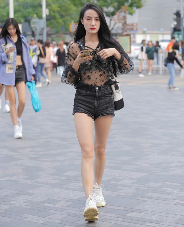 豐滿(mǎn)少婦2中文免費觀(guān)看